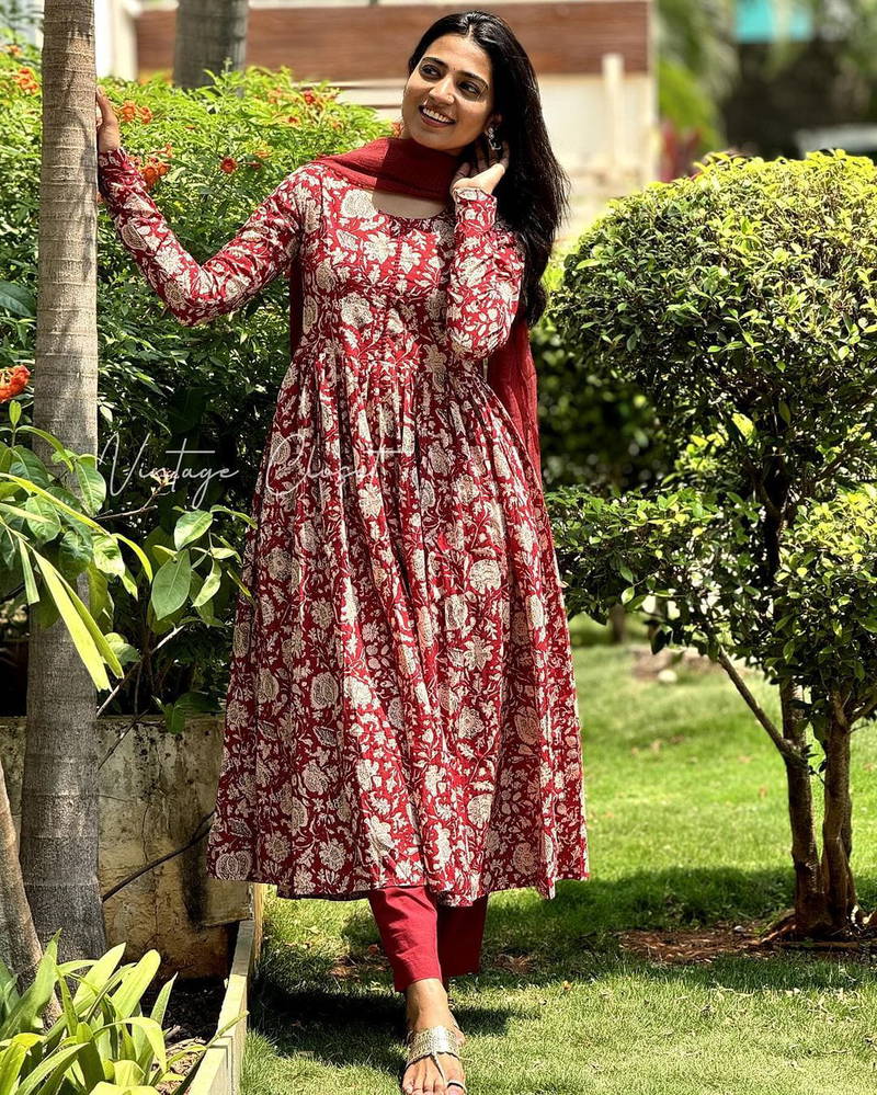 MT Red Summer Cotton Kurti With Bottom Dupatta Wholesale Shop In Surat
